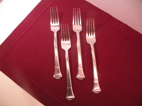 40 Pcs HAMPTON SILVERSMITHS 18/10 Stainless Flatware 40 Pcs HAMPTON SILVERSMITHS 18/10 Stainless Flatware