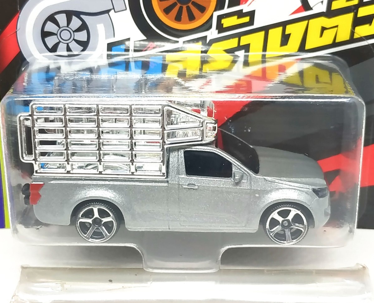 Majorette Isuzu Dmax Pick Up Transporter Street Racing Silver 3