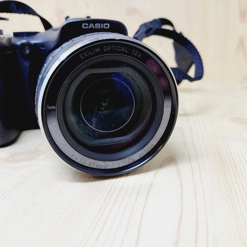 Cámara digital Casio Exilim EX-F1 NO ENCIENDE Foto 2 de 4