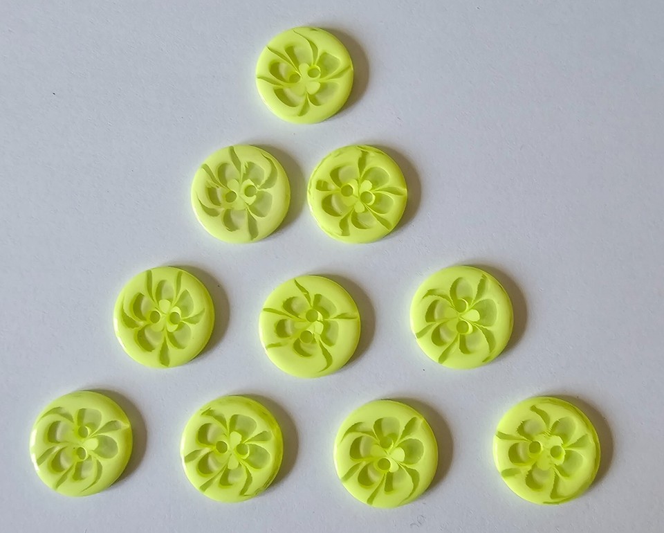 10 Flower Patterned Buttons Resin Size 17mm Various Colours Ideal
