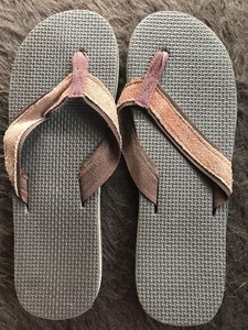 80s flip flops