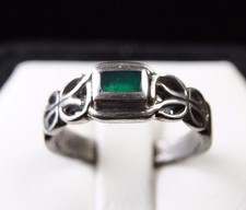 Sterling Silver 925 Handcrafted Dark Green Stone Ring Size 7