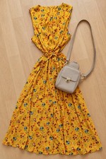 Women’s Regular M Yellow Floral Sleeveless V-Neck Tie Waist A-Line Midi Dress