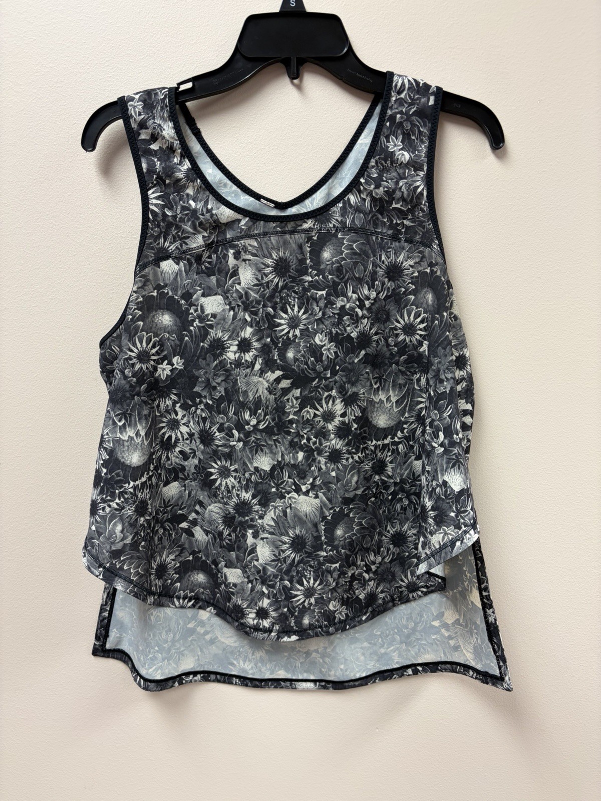 Lululemon Run: Split Singlet Flowabunga Black Ang… - image 5