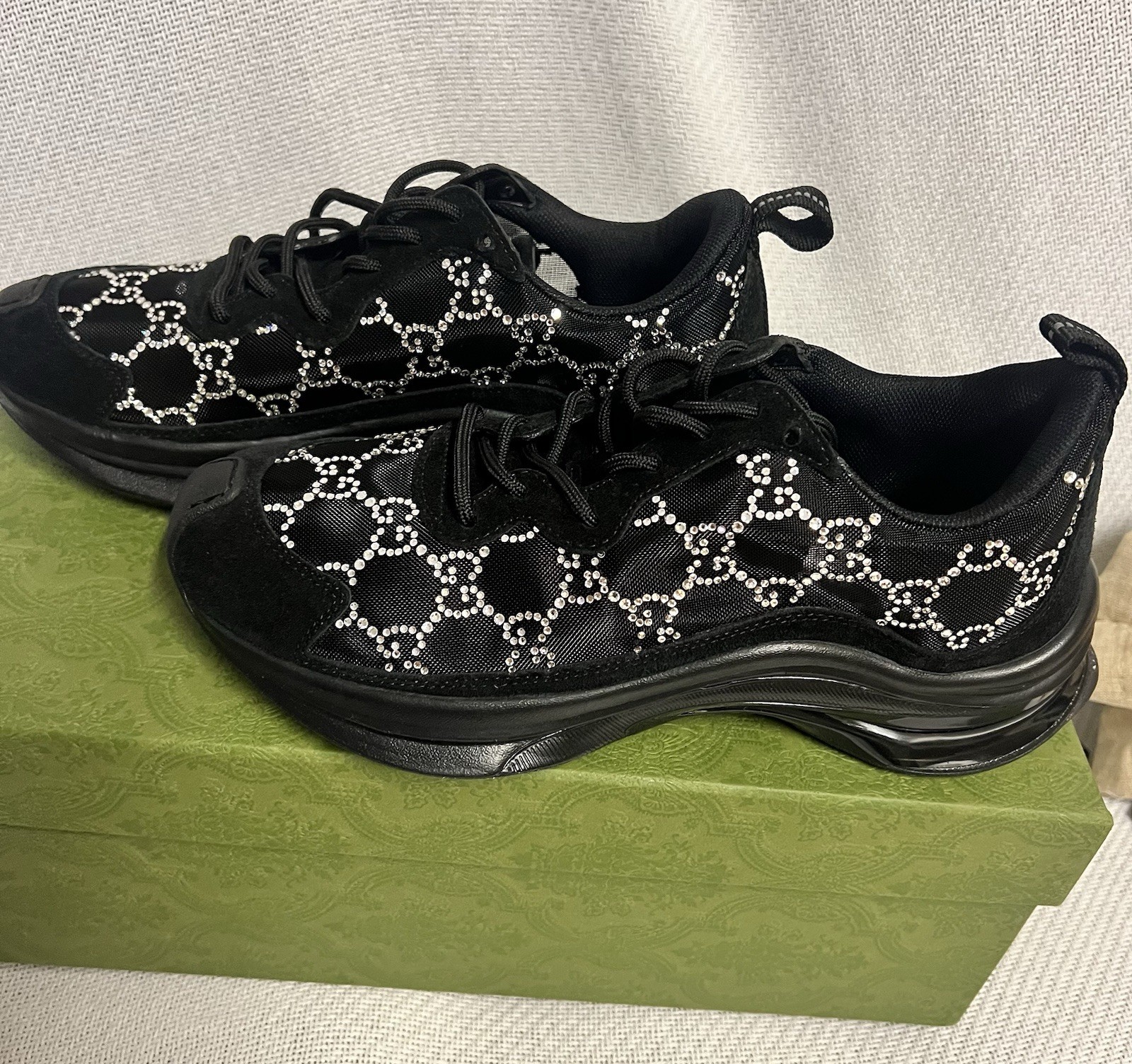 Picture 2 of 18
