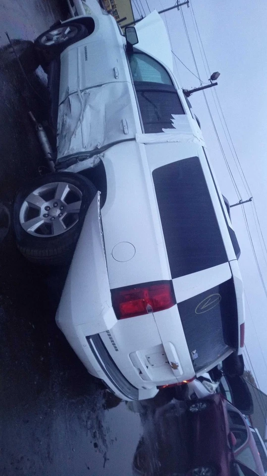 Conjunto completo de motor usado se adapta a: Chevrolet Suburban 1500 2017 5,3 L opcional L83 VI Foto 2 de 4