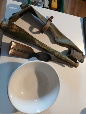 LOT ww2 pioche piochon US 1944 et vaisselle 1940 Allemande objet d origine - Photo 1/4