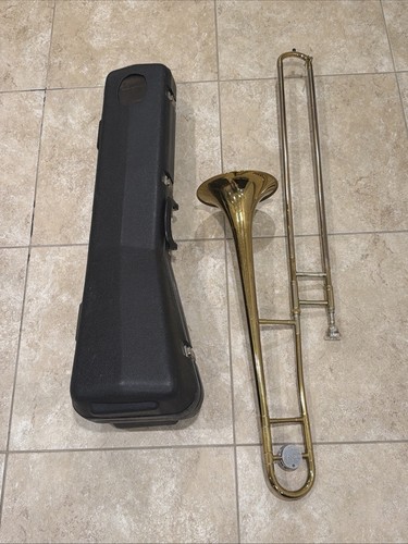 CG CONN MUSICAL INSTRUMENTS 22H STUDENT TROMBONE With Mouthpiece And Case