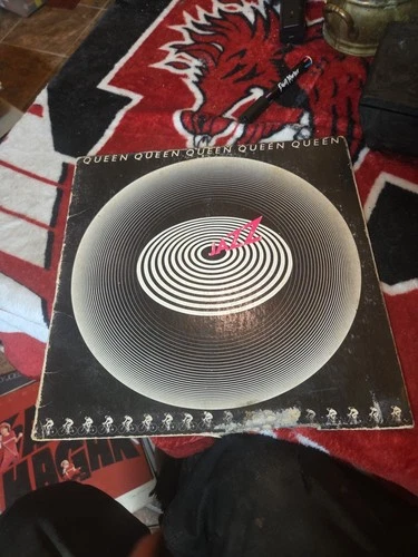 QUEEN Jazz Vintage Vinyl Record. 1978 GREAT INSERT!