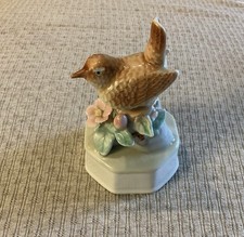 Vintage Porcelain Wren With Flowers Music Box