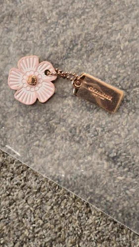 COACH POPPY 1.5"  PINK FLOWER AND METAL TAG/CHARM*BRAND NEW*