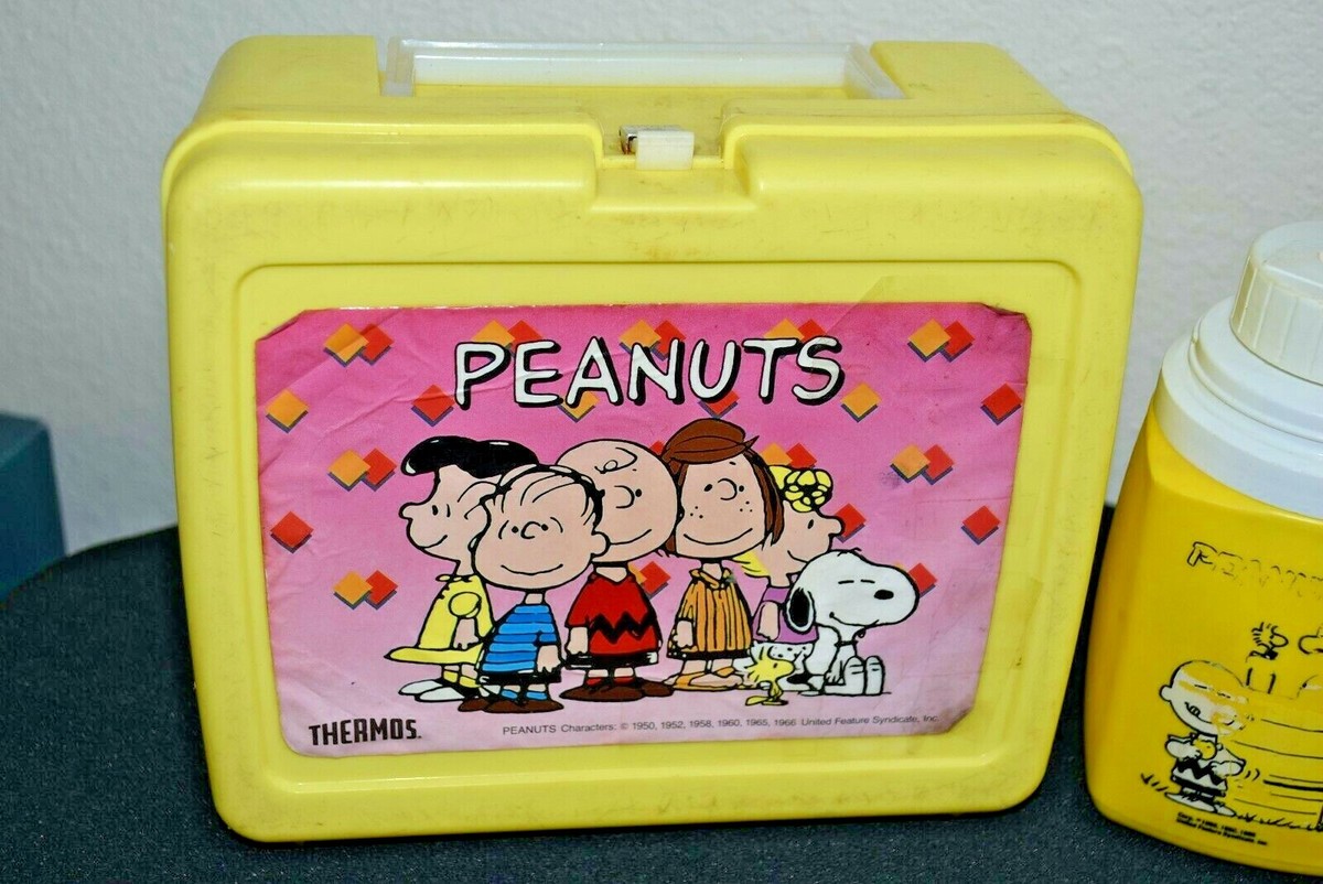 VINTAGE Yellow PEANUTS plastic lunch box thermos RARE