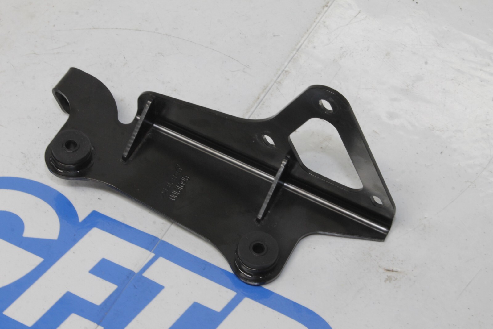 12-14 MCLAREN MP4-12C 12C OEM RH RIGHT REAR MOST INTERCOOLER BRACKET 00131695