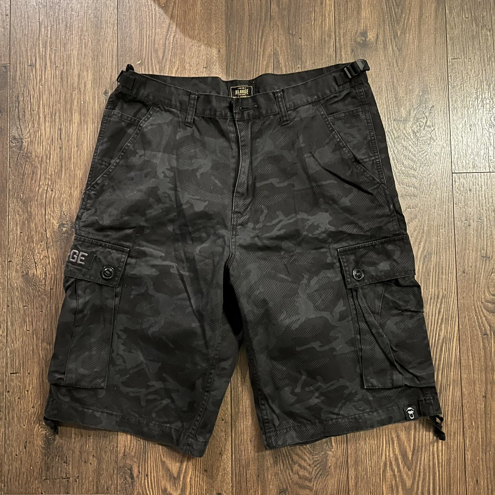 X-LARGE Cargo shorts - 34