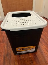 Arm  Hammer Premium Top Entry Litter Box with Filter to Clean Paws and Microban