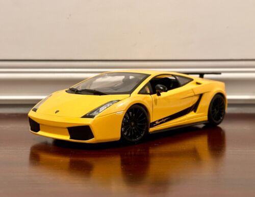 1/18 Maisto Lamborghini Gallardo Superleggera Yellow | Stand Only