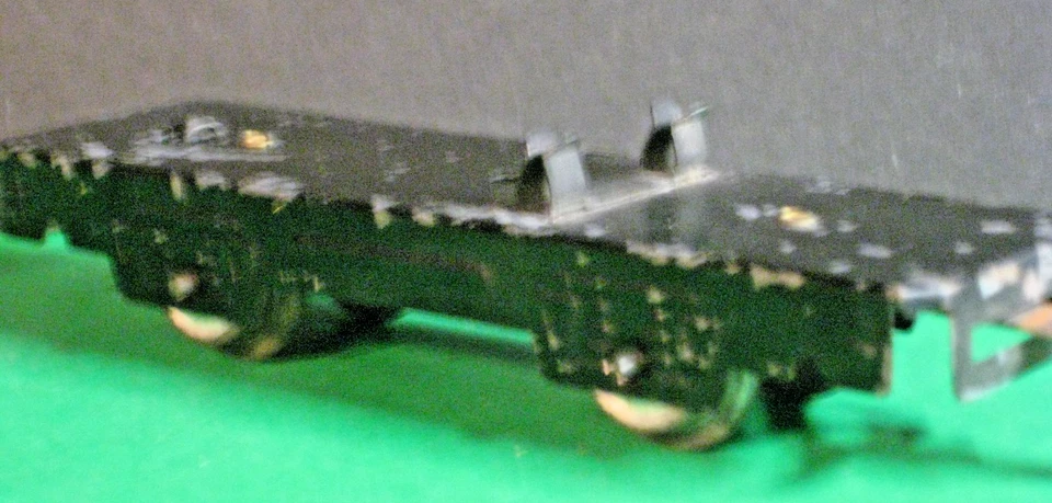 Marx 6" metal flat car (572A) for Airplane (car only) with clips. Black, RTR C-5 - Image 3 of 4