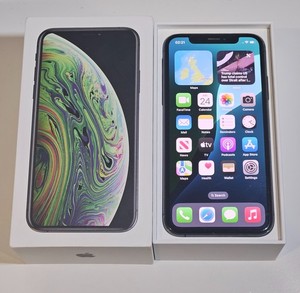 Apple iPhone XS - 256GB - Space Grau (Ohne Simlock) A2097 - RÜCKGLAS GESPRUNGEN