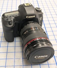Canon EOS 5D Mark iii EF 24-105 L IS Lens DSLR Digital Camera Low Shutter Count