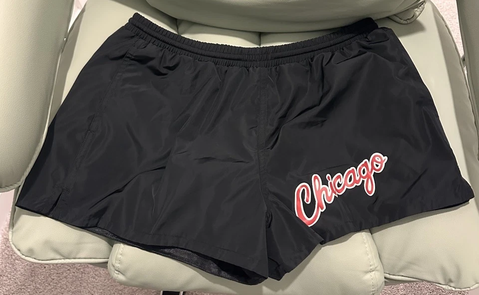 Mitchell & Ness Women's Chicago Bulls Black Nylon Shorts Size M NWT - Image 2 of 4