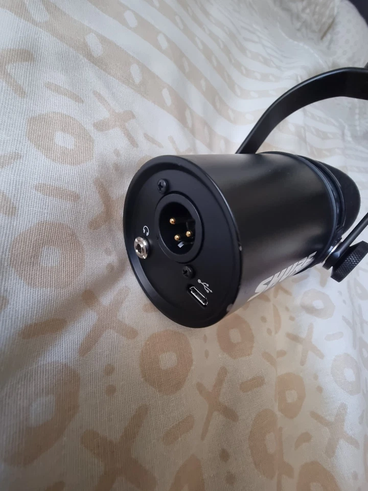 SHURE MV7 MOTIV USB Podcast Microfon - Schwarz - Bild 4 von 4