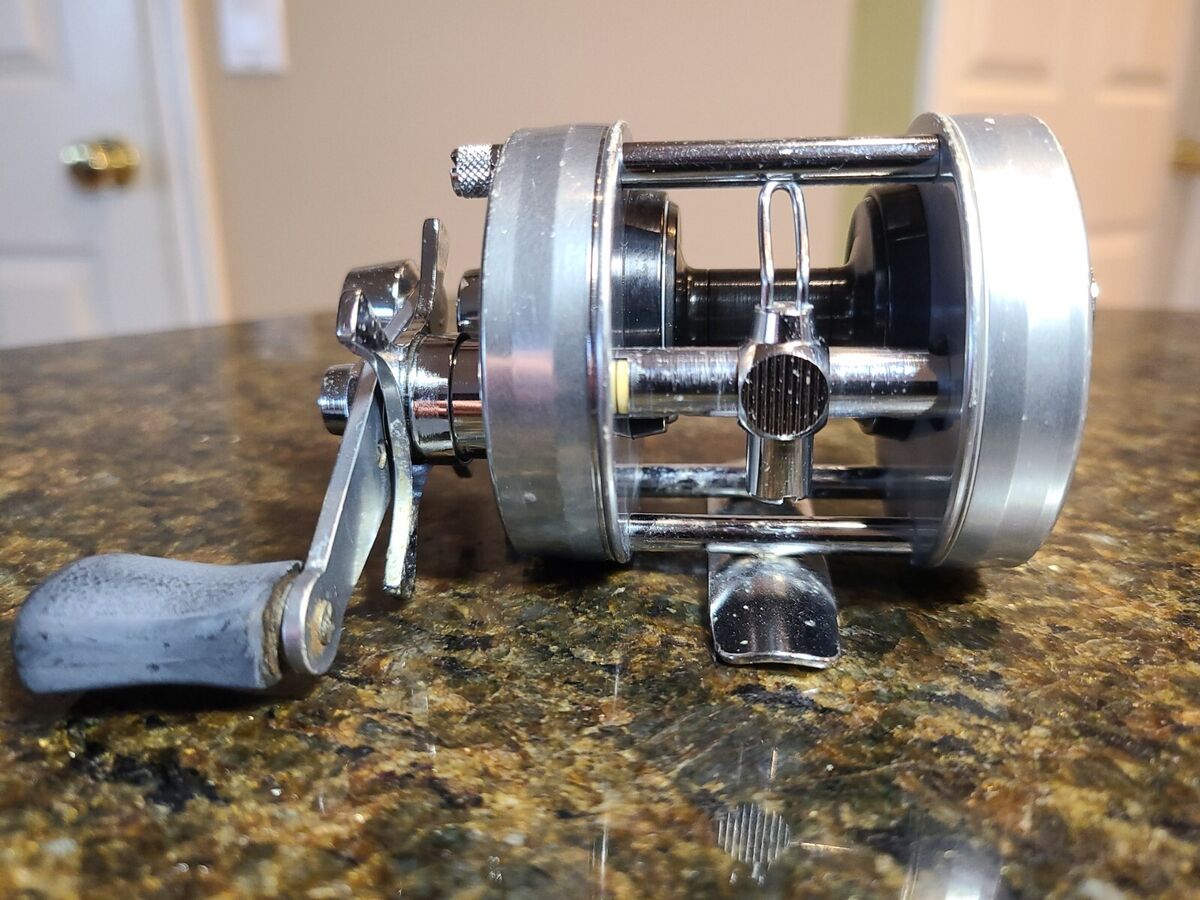 Abu Ambassadeur 2500C Fishing Reel Vintage 1980 Silver EUC Abu Ambassadeur 2500C Fishing Reel Vintage 1980 Silver EUC