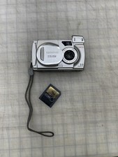 Olympus CAMEDIA D-550 Optical Zoom 3.0MP Digital Camera Powers On Not Tested