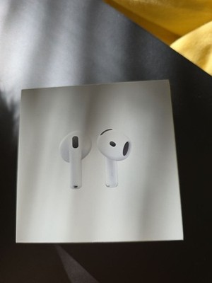 Air Pods 4 NEW