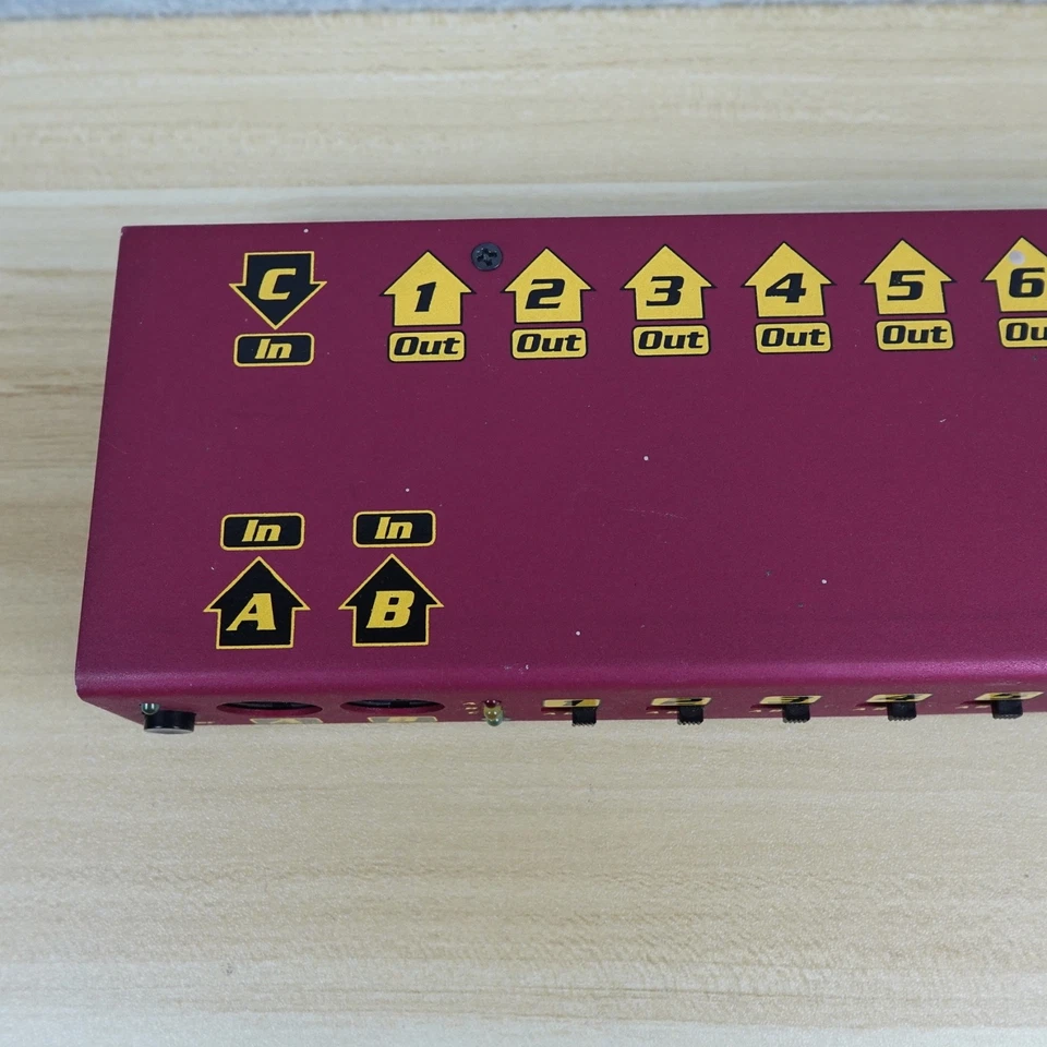 M-Audio Midiman Thru 3x8 MIDI Thru Splitter Utility Box 3-In 8-Out Midi UnitOnly - Image 4 of 4