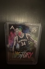 2017-18 Panini Ascension - Making History Giannis Antetokounmpo #MH7