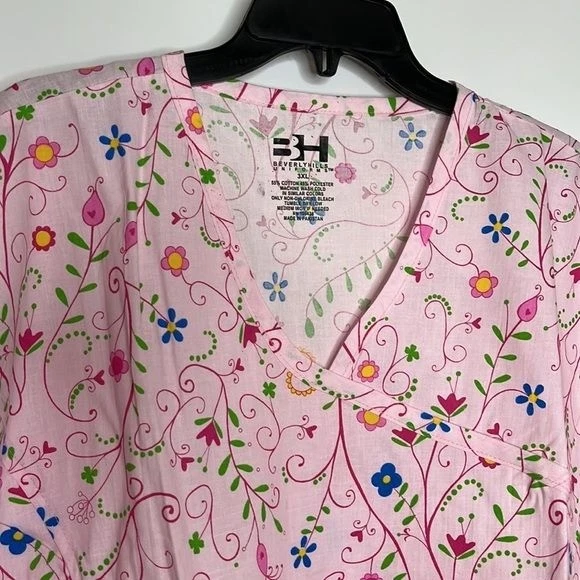 Nuevo con etiquetas Exfoliantes Uniformes Beverly Hills 3X TALLA GRANDE - Rosa Floral Foto 2 de 4