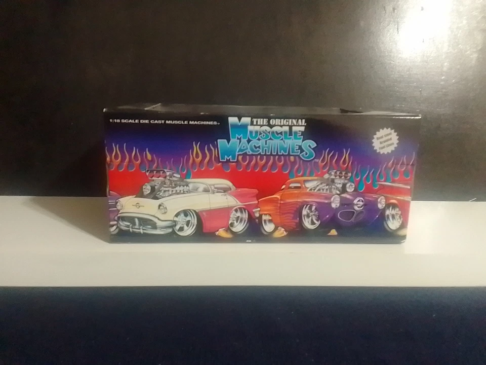Novo na caixa lacrada, Muscle Machines '49 Mercury. Roxo, escala 1:18. - Imagem 4 de 4
