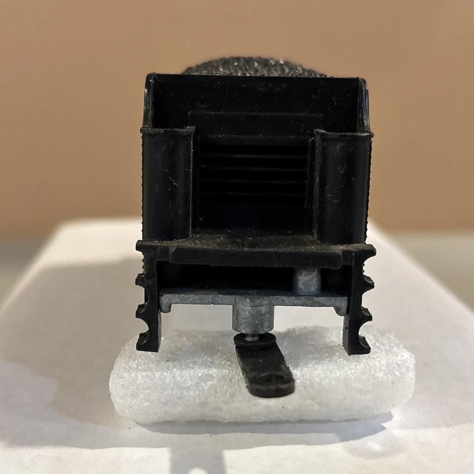 HO Varney Pennsylvania Railroad Steam Locomotive Tender - Needs 1 Truck & Ladder - Image 3 of 4