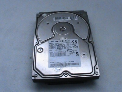 1 USED IBM SCSI HARD DRIVE DDRS-34560 E182115 S 4560MB CAPACITY