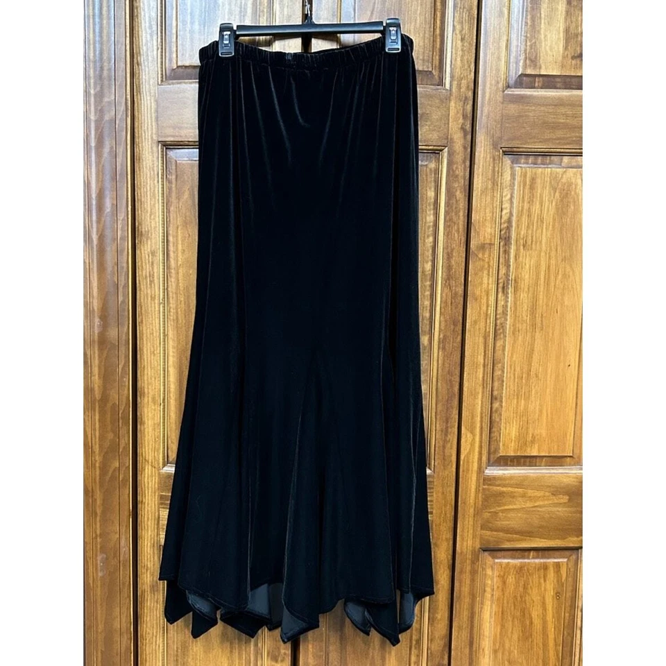 Maxi Pañuelo Falda Terciopelo Xscape by BG Joanna Chen Foto 2 de 4