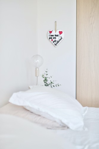 CARISPIBET I love that you're my husband | lovely decorative sign in heart shape - Picture 4 of 6