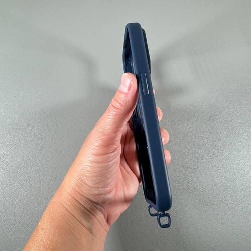 MAGEASY Case for iPhone 15 Pro - Ultra Clear & Bold Blue | Crossbody Strap - Picture 10 of 22