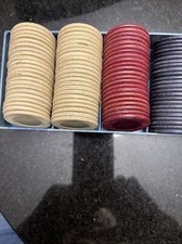 Jeu de jetons de poker en argile années 1940, total 90 étui de rangement silencieux et d'origine
