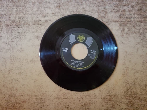 1970s MINT-EXC Elton John – The Bitch Is Back/COLD HIGHWAY 322 45