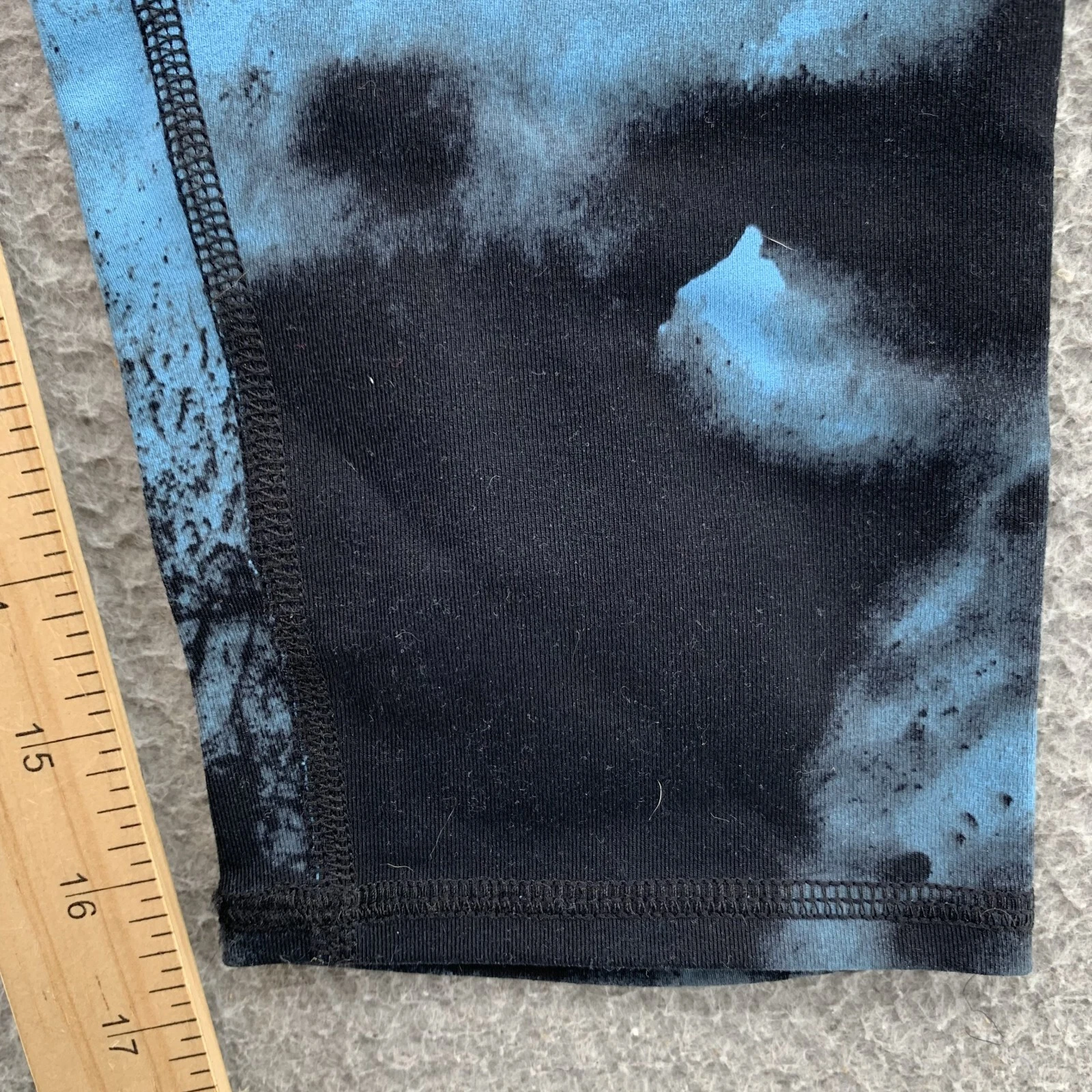 alo-yoga tie dye cropped capri athletic sportswear leggings