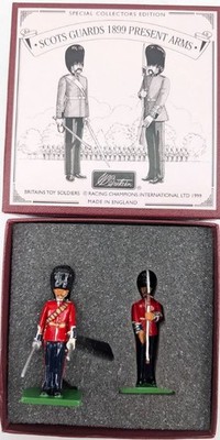 W. Britains 00256 Scots Guards 1899 Present Arms Special Collectors Edition Boxe