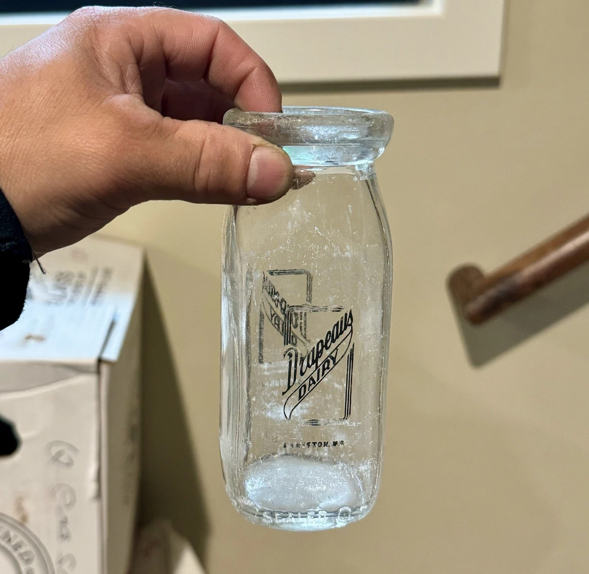 【希少品】Hill View Dairyヒルビュー デイリー ガラスミルクボトル Amazon｜The Dairy Shoppe ヘビーガラスミルクボトル - 予備のふたと