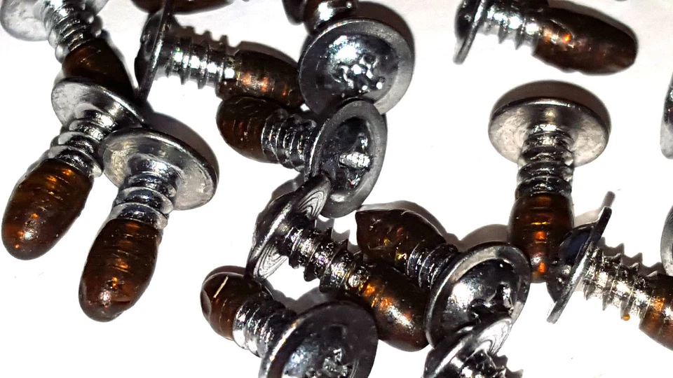 Moldura de tablero de rejilla de carrocería Ford #8x1/2" tornillos con sellador 25 piezas C Foto 2 de 4