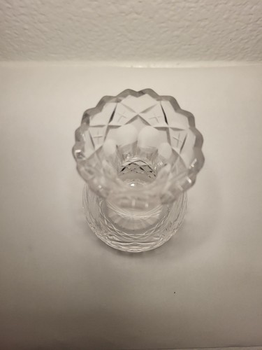 Beautiful Crystal 4" Cut Glass Bud Vase Unmarked Glass Petite - Picture 4 of 5