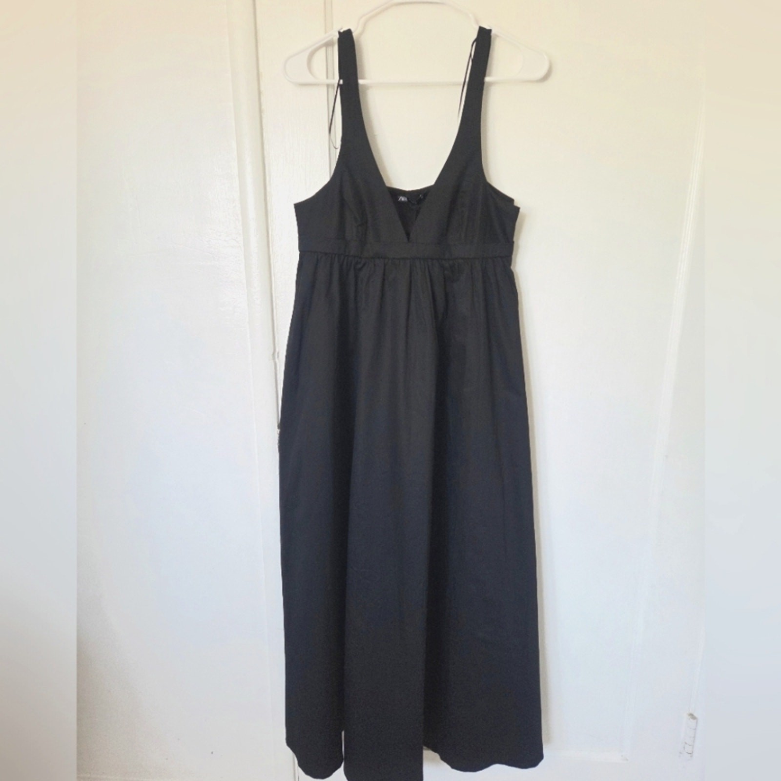 Zara Black Sleeveless V Neckline Dress Large NWT
