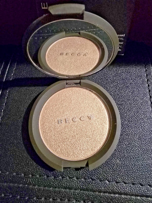 Becca Shimmering Skin Perfector Pressed CHAMPAGNE POP .25 oz     *New in Box*