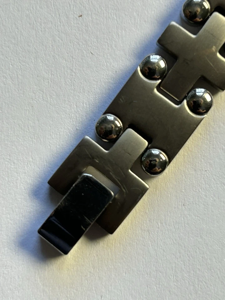 Men’s Titanium Bracelet 8.75 Inches In Good Condition - Image 3 of 4