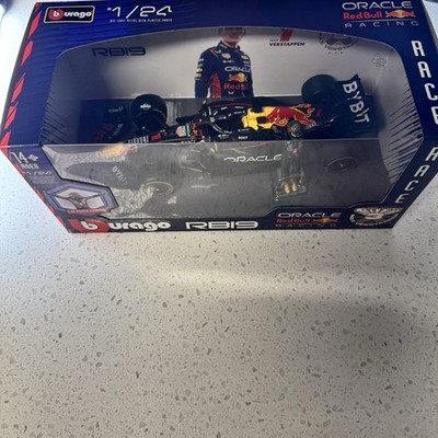 Oracle Red Bull Racing RB19 #1 Max Verstappen Winner Champion 2023 Bburago 1:24