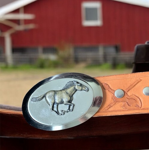 Kentucky Derby Pferderennen Gürtelschnalle silberfarben mit 31" Ledergürtel gebraucht, in einwandfreiem Zustand - Bild 4 von 21