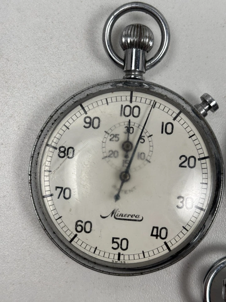 Lot de 5 anciens Chronomètres JAEGER BRUNEX DERMONT... à réparer ou pour pièces - Photo 2/4